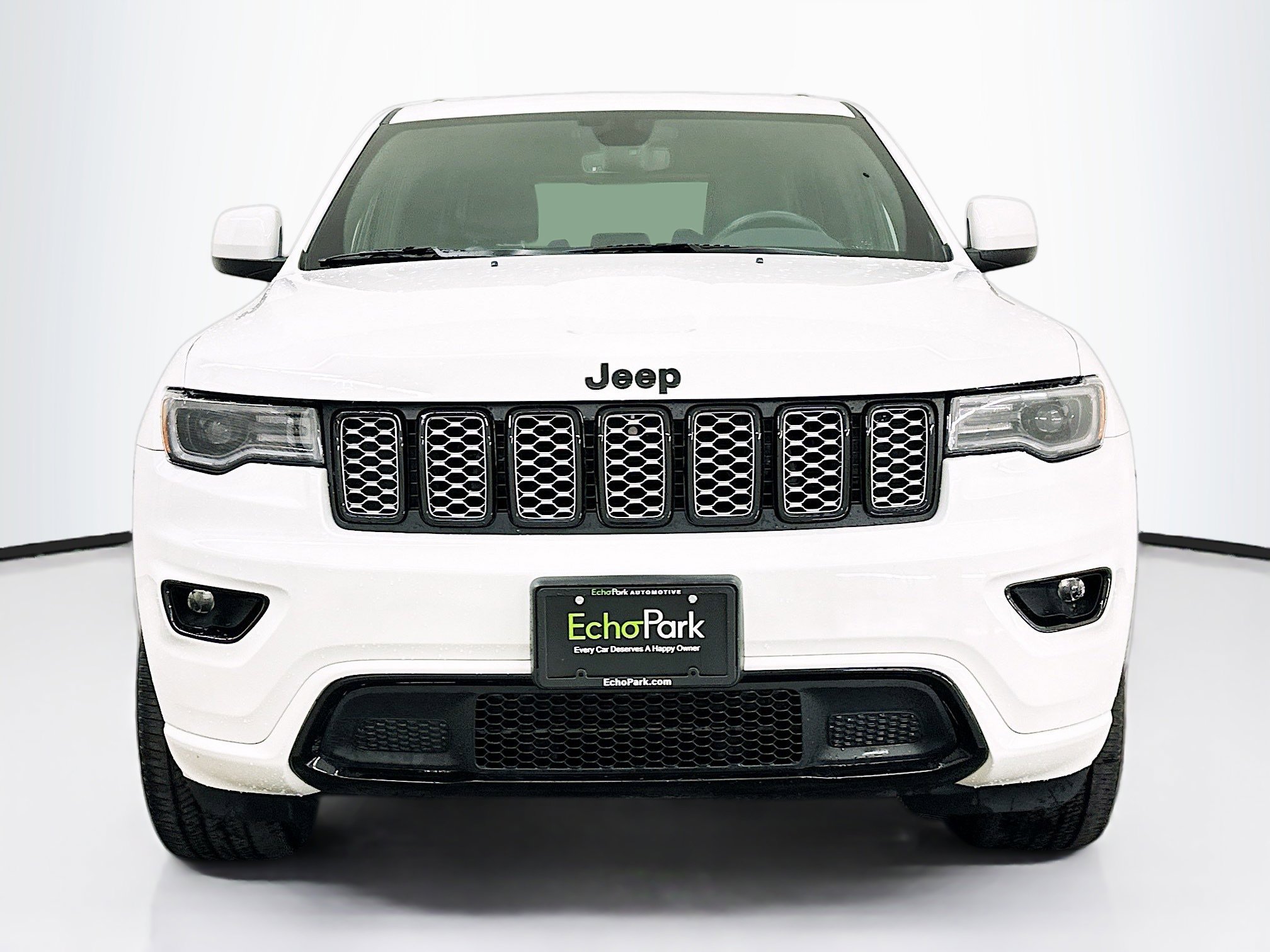 Used 2022 Jeep Grand Cherokee Laredo X image 2