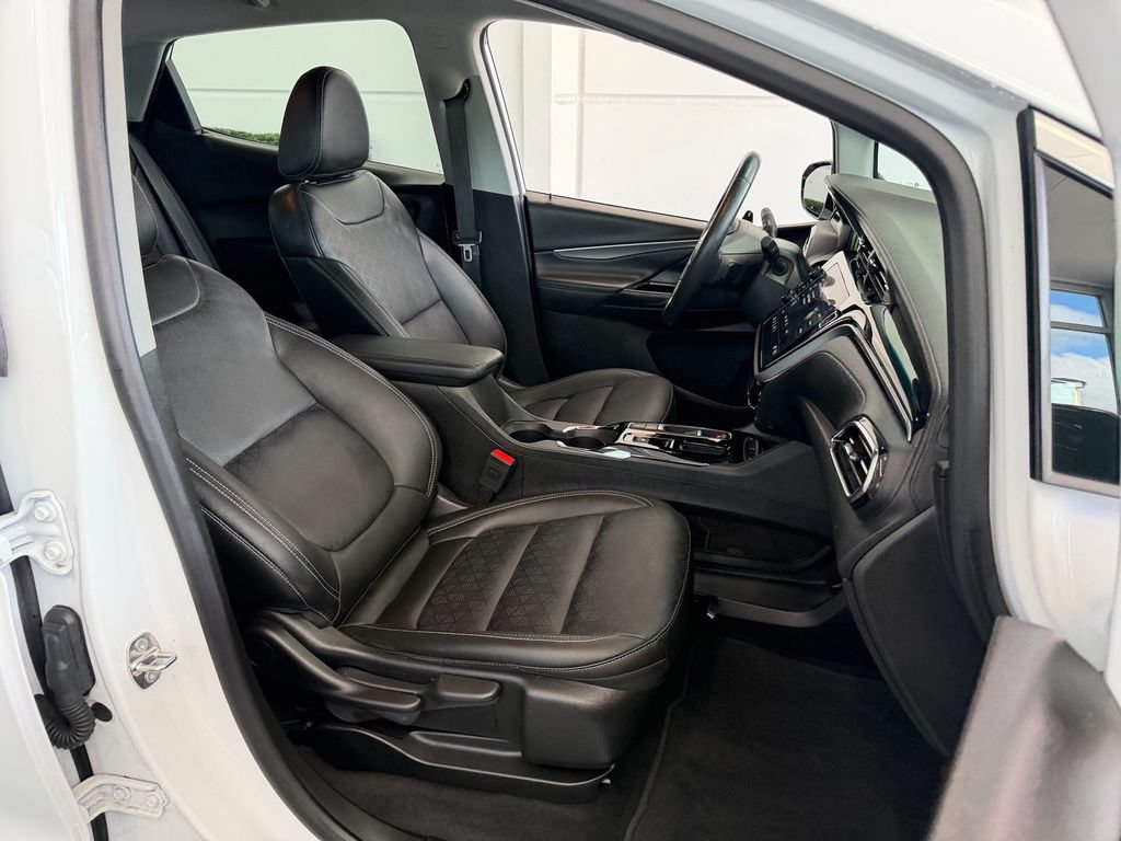 Certified 2023 Chevrolet Bolt LT w/ Infotainment Package FWD image 17