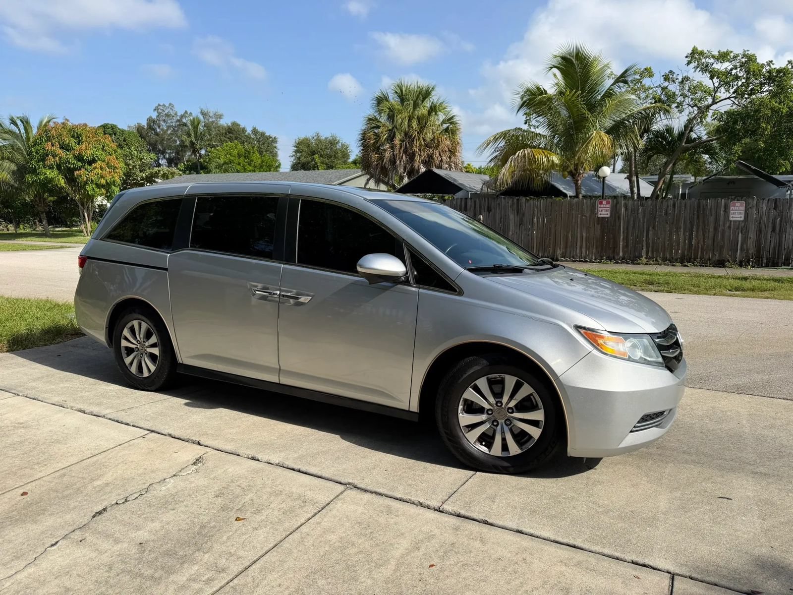 Used 2015 Honda Odyssey EX-L image 1