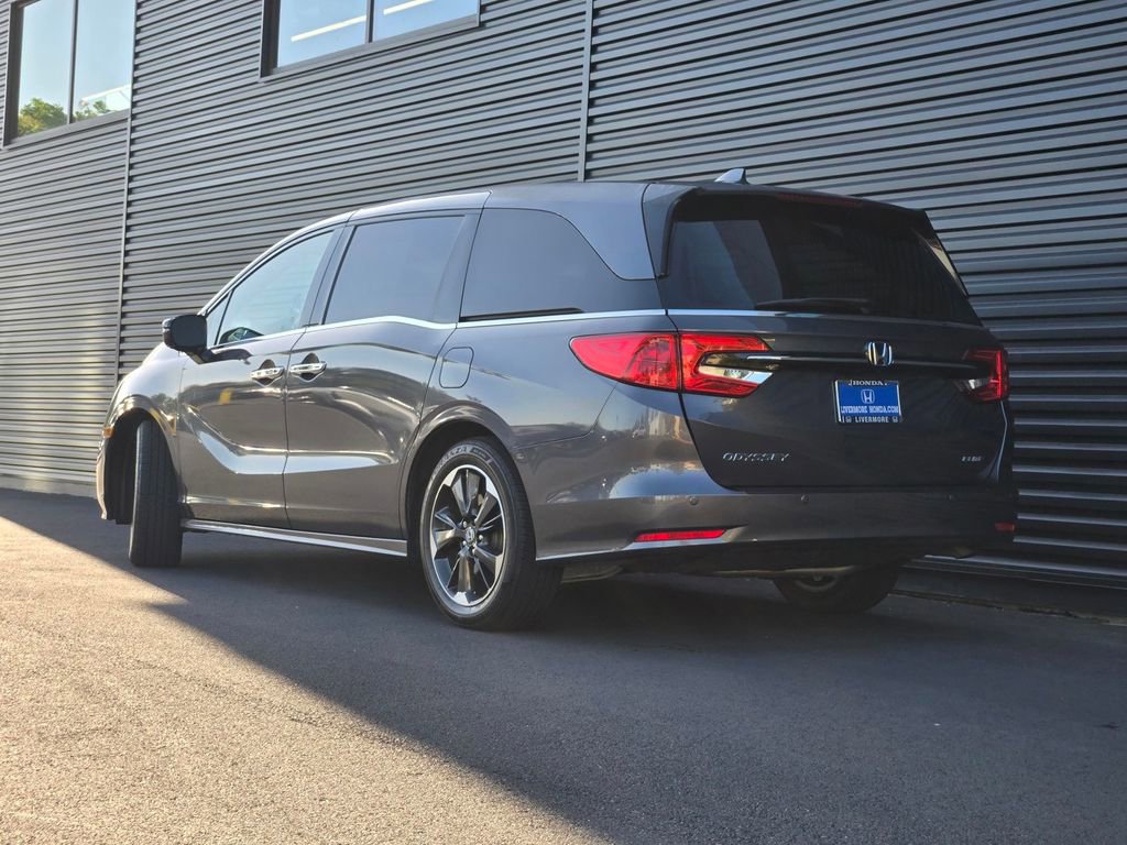 Used 2024 Honda Odyssey Elite image 4