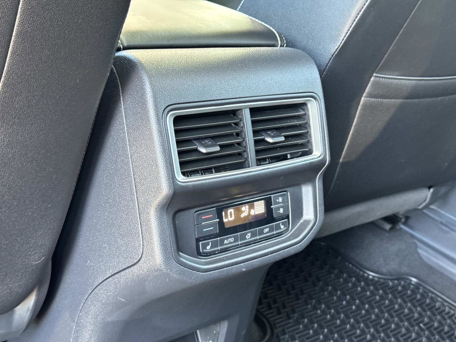 Certified 2025 Volkswagen Atlas SEL image 26