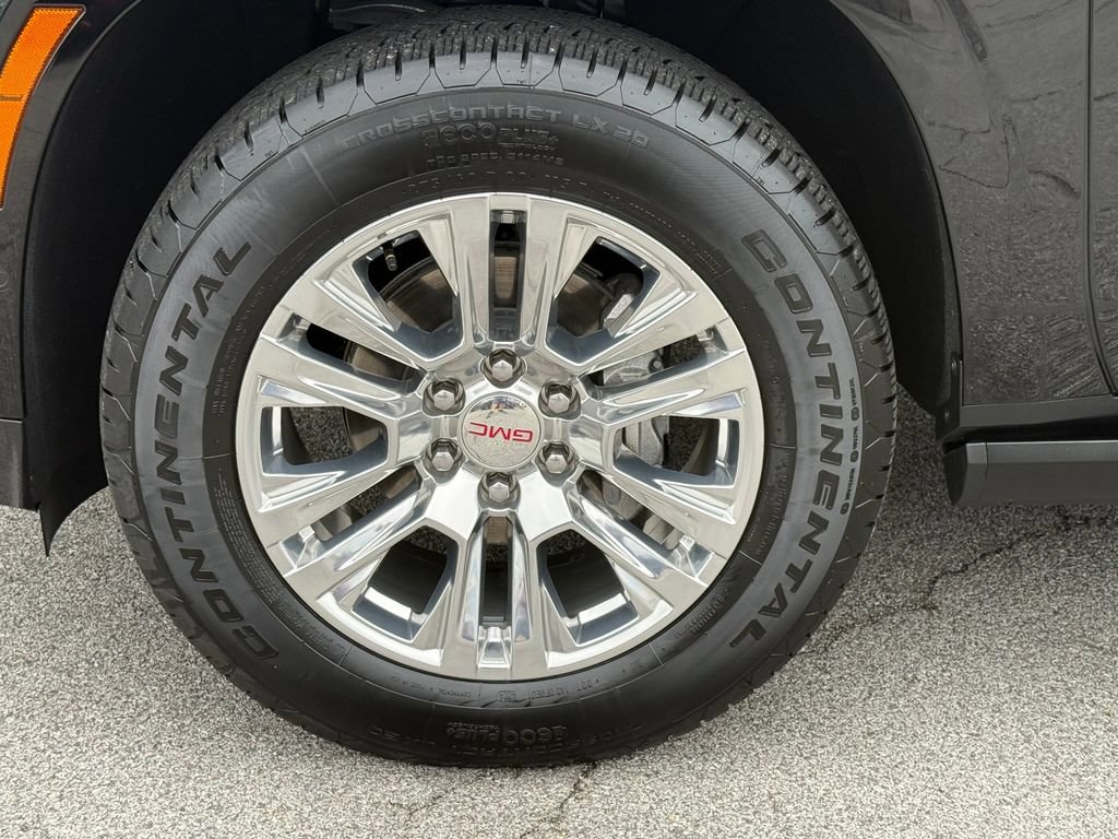 Used 2025 GMC Yukon Denali w/ Sun & Power Step Package AWD/4WD image 11