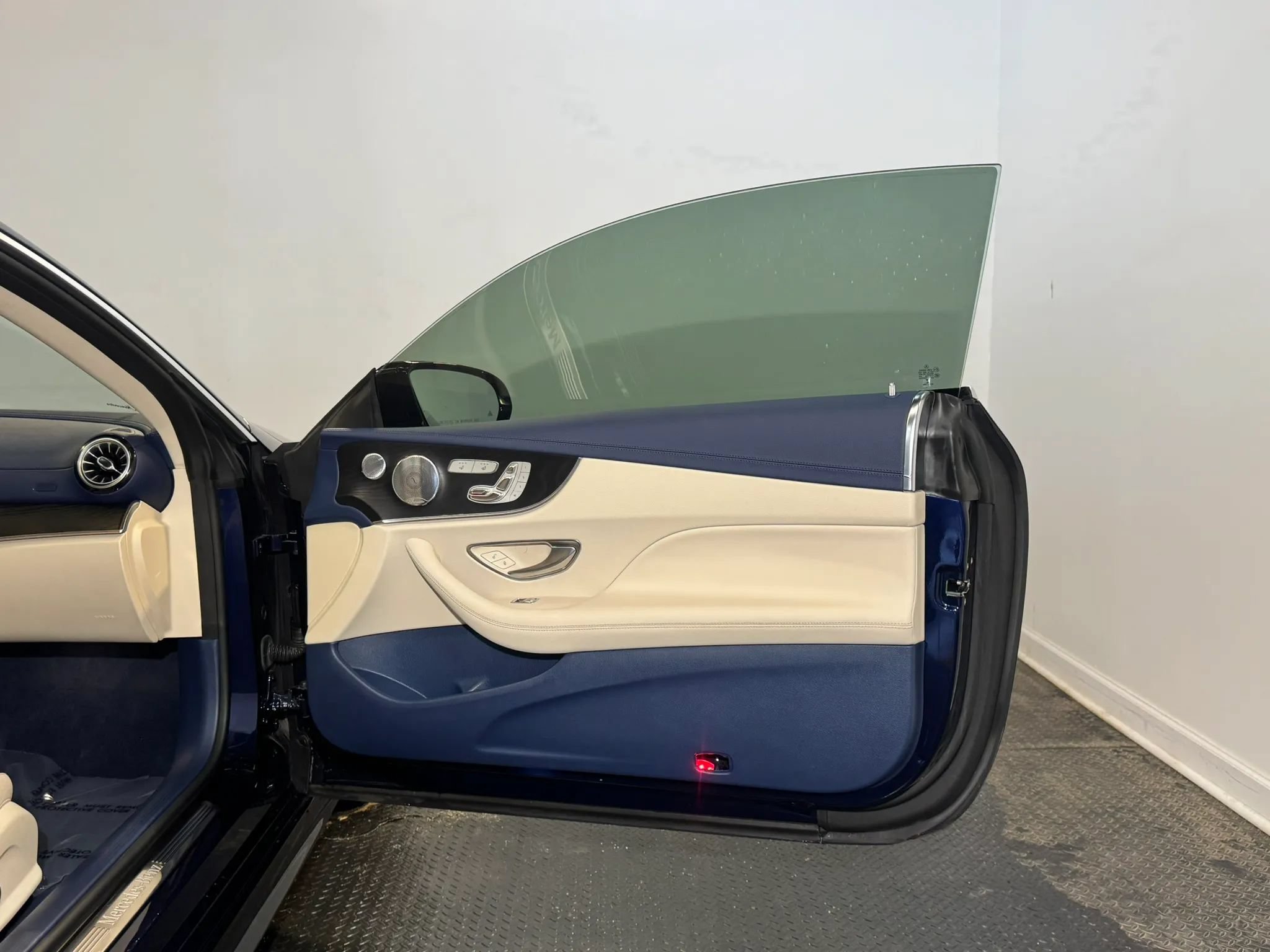 Used 2018 Mercedes-Benz E 400 Coupe image 27