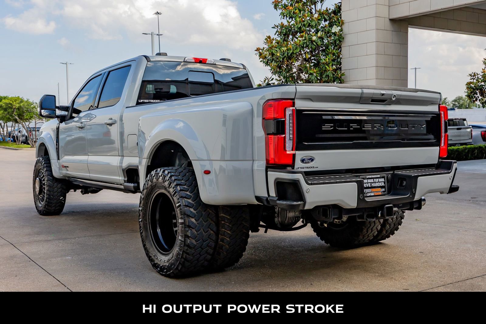 Used 2025 Ford F450 Platinum w/ FX4 Off-Road Package AWD/4WD image 6