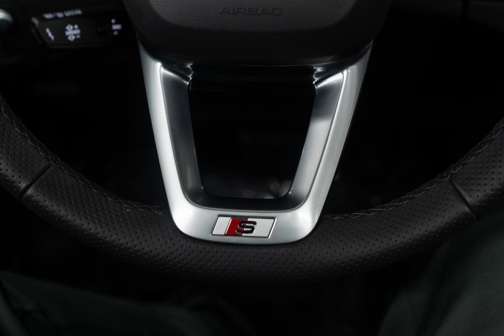 Used 2024 Audi Q5 e Prestige image 25