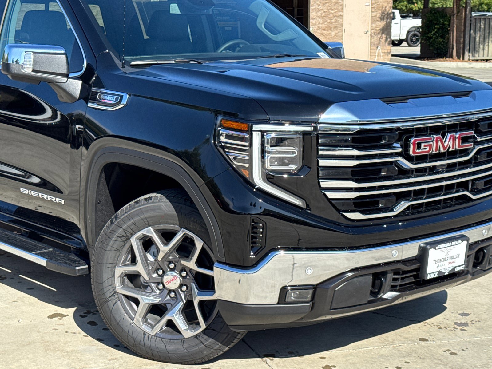 Used 2026 GMC Sierra 1500 SLT w/ SLT Premium Plus Package AWD/4WD image 3