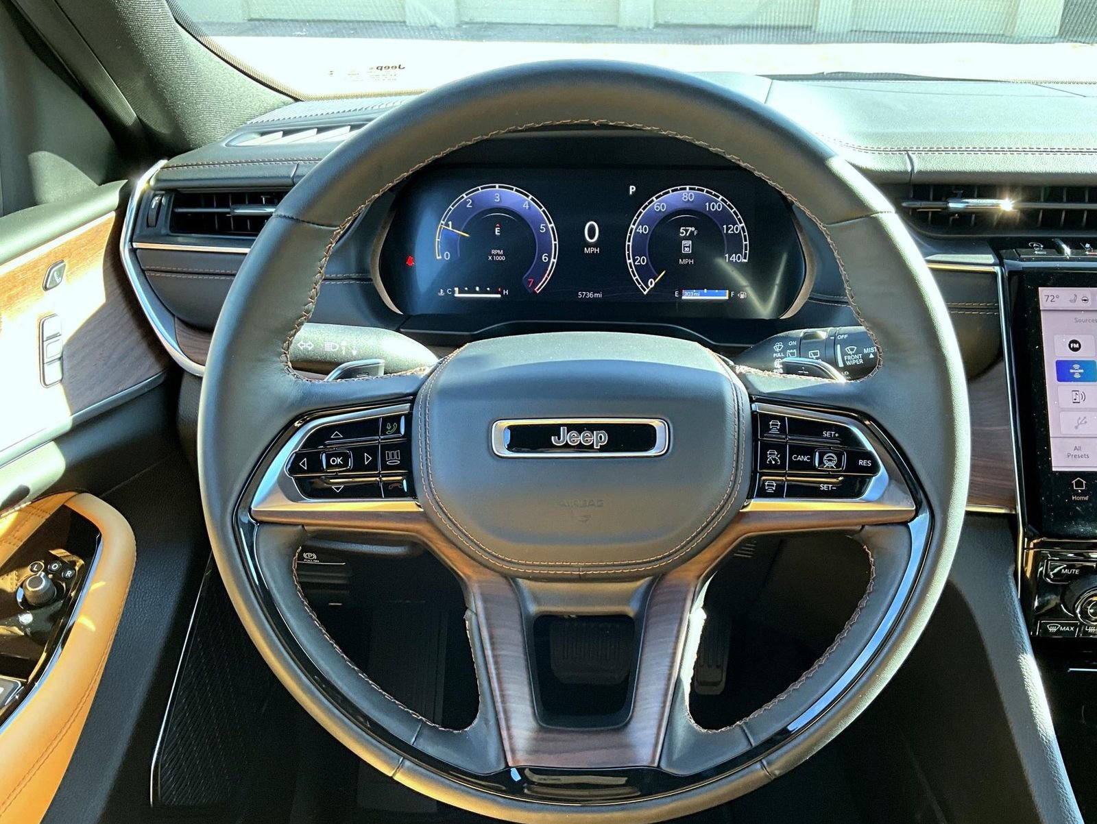 Certified 2025 Jeep Grand Cherokee L Summit w/ Obsidian Package image 13