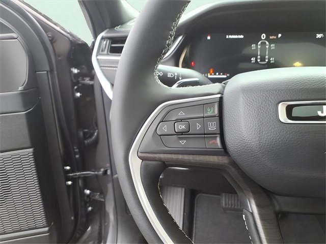 New 2025 Jeep Grand Cherokee L Limited image 17