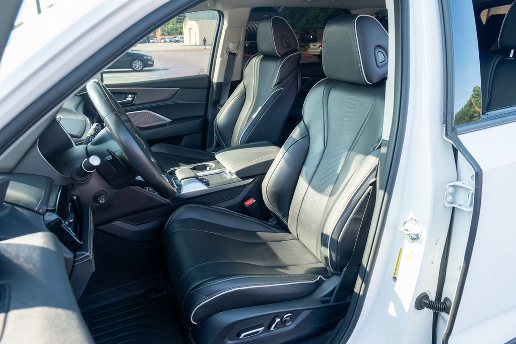 Used 2023 Acura MDX SH-AWD w/ Advance Package image 6
