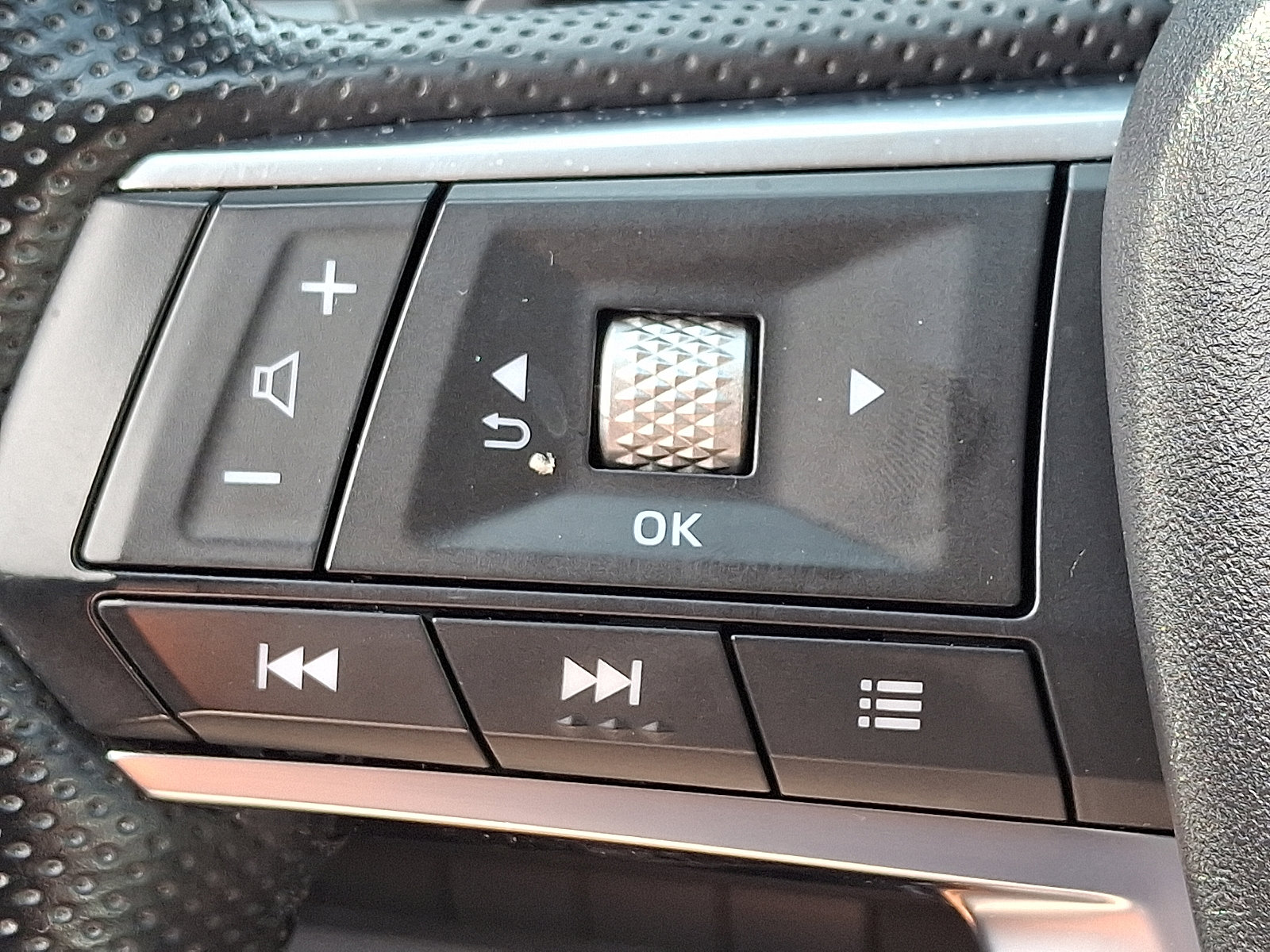 Used 2022 Mitsubishi Outlander SEL image 24