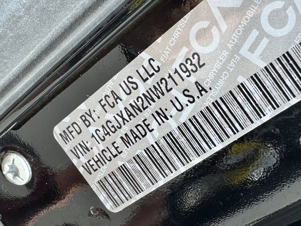 Used 2022 Jeep Wrangler Sport AWD/4WD image 32