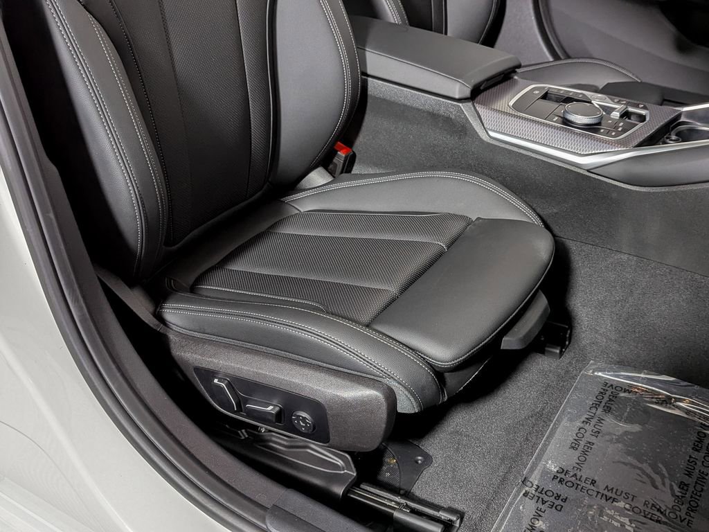 Used 2025 BMW 330i xDrive Sedan w/ Convenience Package image 25