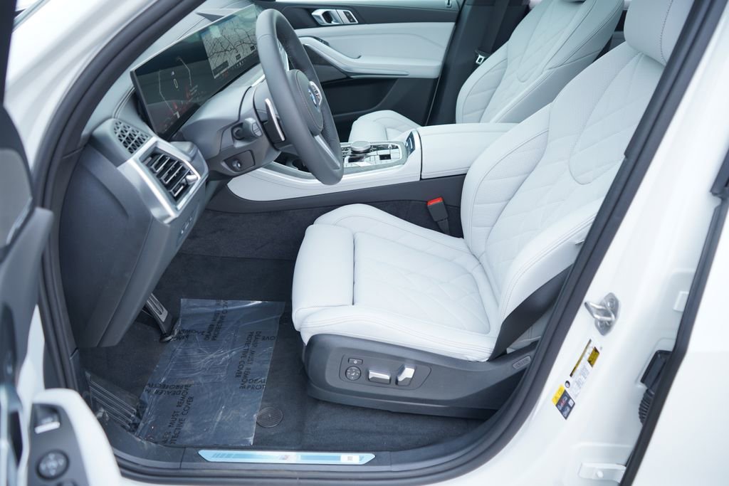 New 2026 BMW X5 xDrive50e w/ M Sport Package image 11