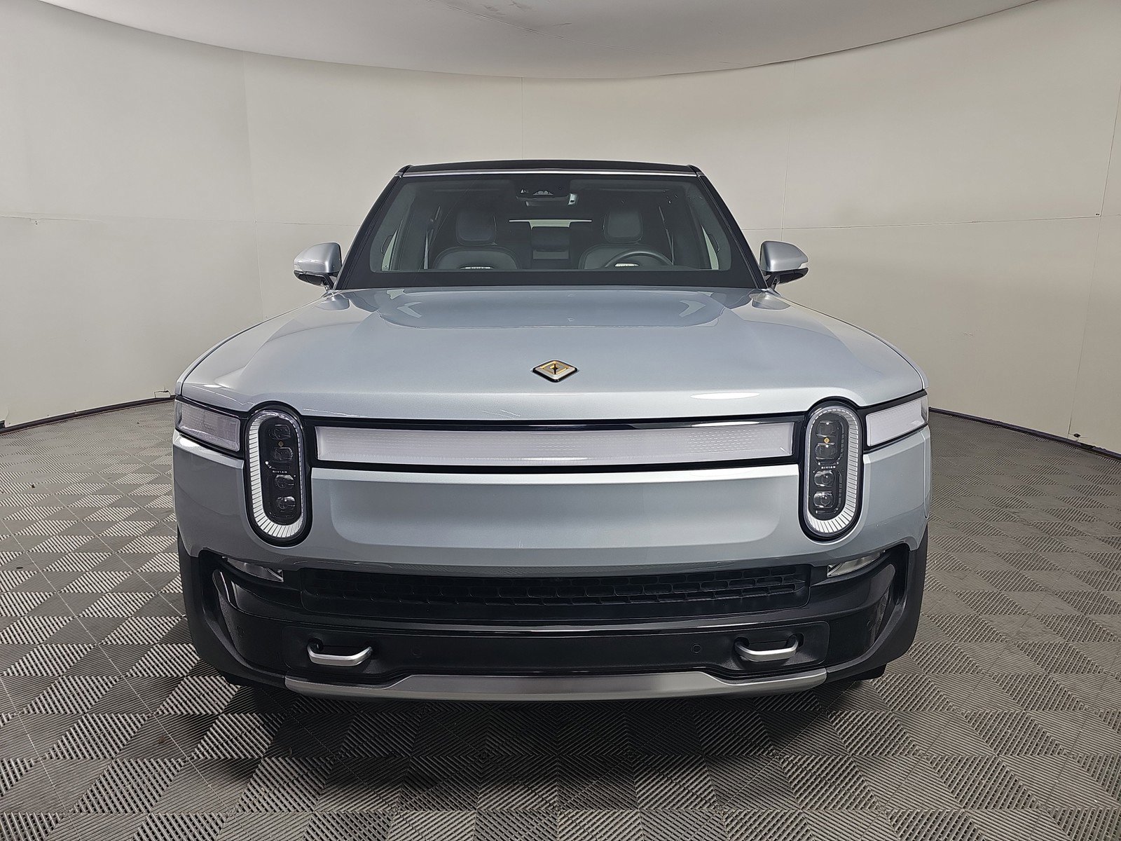 Used 2024 Rivian R1S Adventure image 8