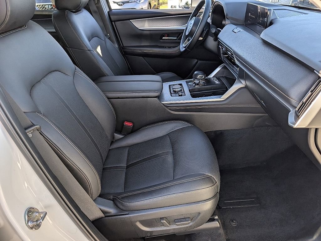 Certified 2024 MAZDA CX-90 Plug-In Hybrid w/ Premium Pkg image 18