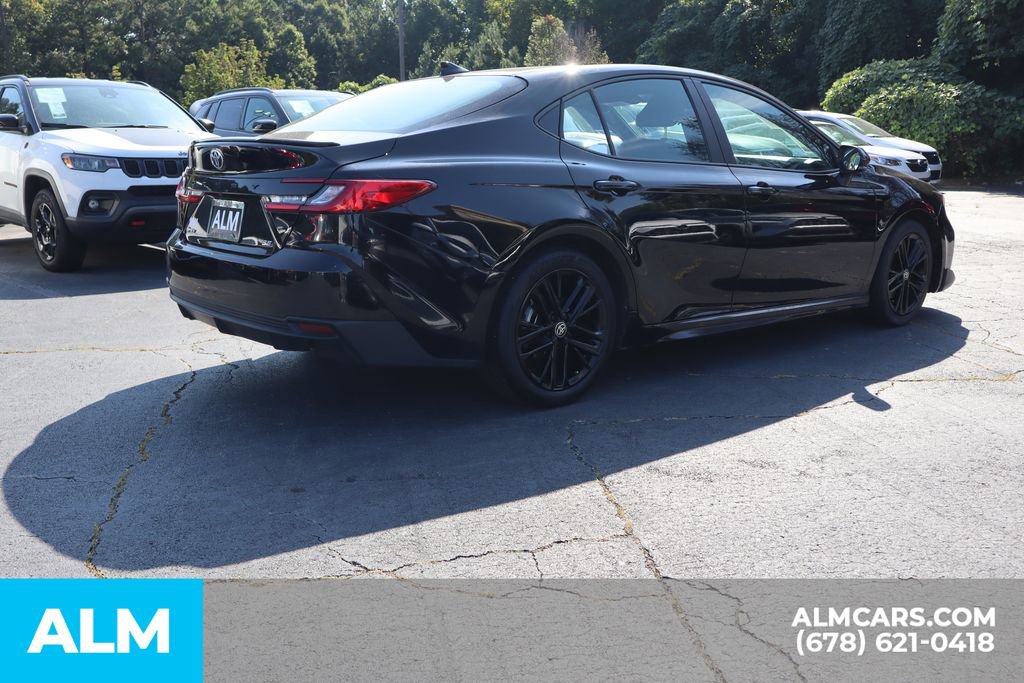 Used 2025 Toyota Camry SE image 6