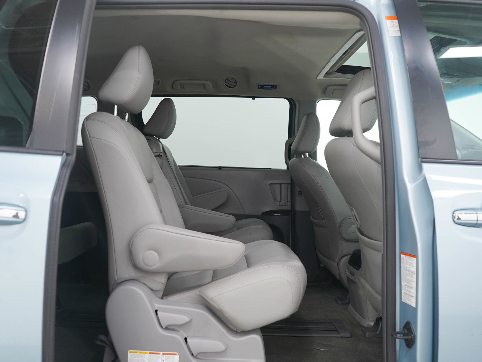 Used 2015 Toyota Sienna XLE image 12