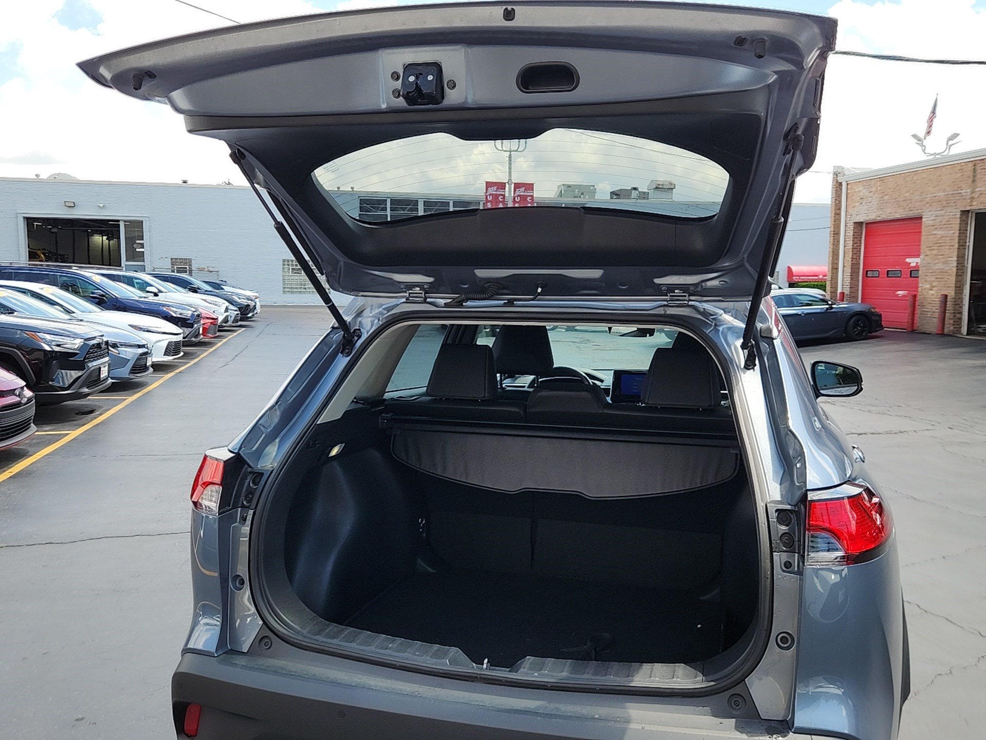 Certified 2025 Toyota Corolla Cross XLE FWD image 26