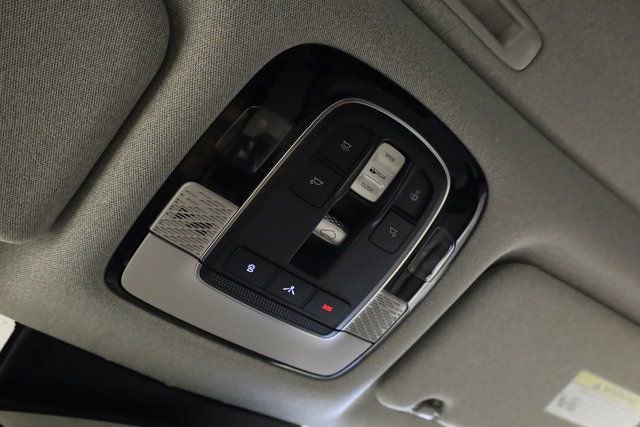 Used 2021 Hyundai Palisade Limited image 25