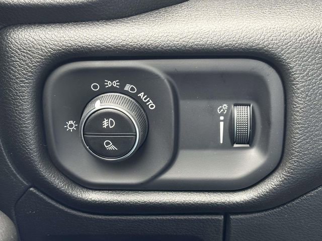 New 2026 RAM 1500 Express AWD/4WD image 16
