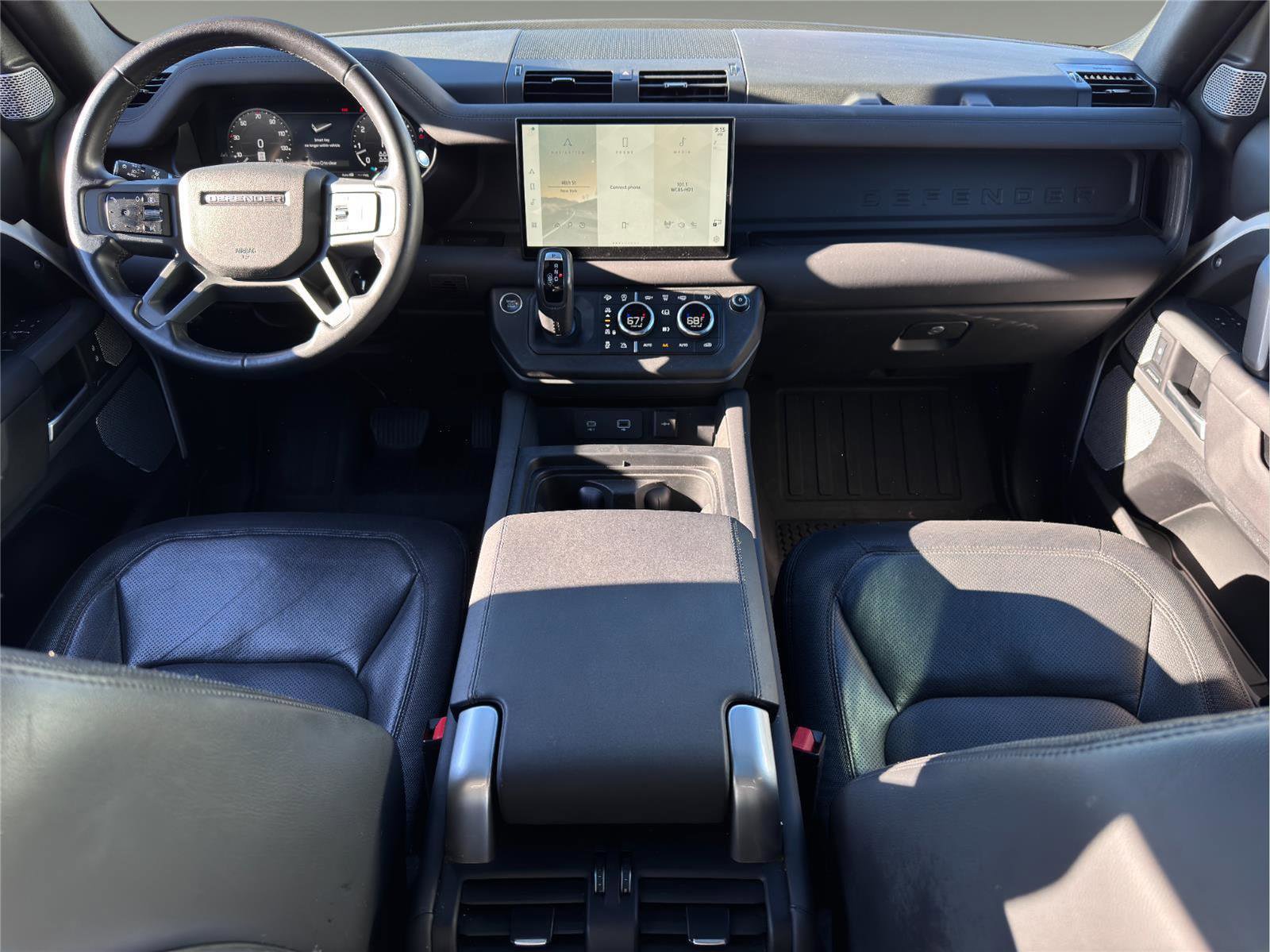 Used 2024 Land Rover Defender 130 X-Dynamic SE image 19