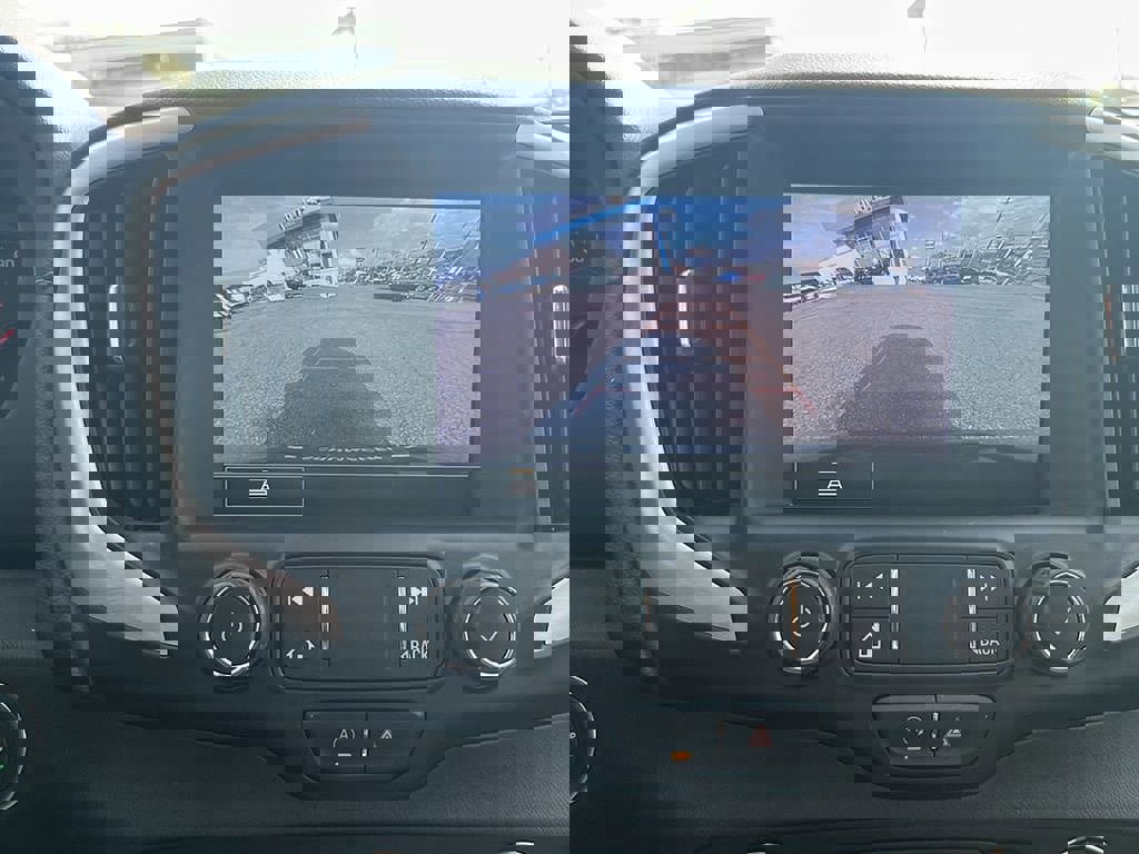 Used 2022 GMC Terrain SLE w/ Driver Convenience Package image 29