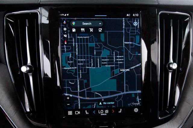 Used 2025 Volvo XC60 B5 Plus image 14