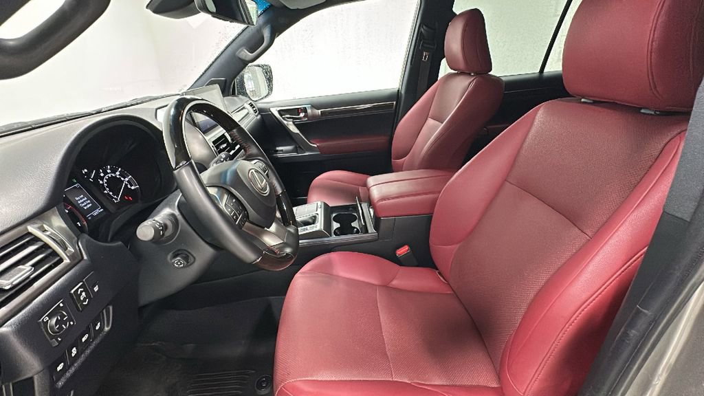 Used 2023 Lexus GX 460 Premium w/ Premium Package image 10