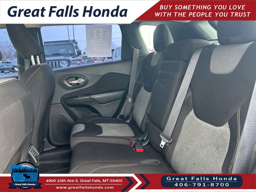 Used 2016 Jeep Cherokee Sport image 22