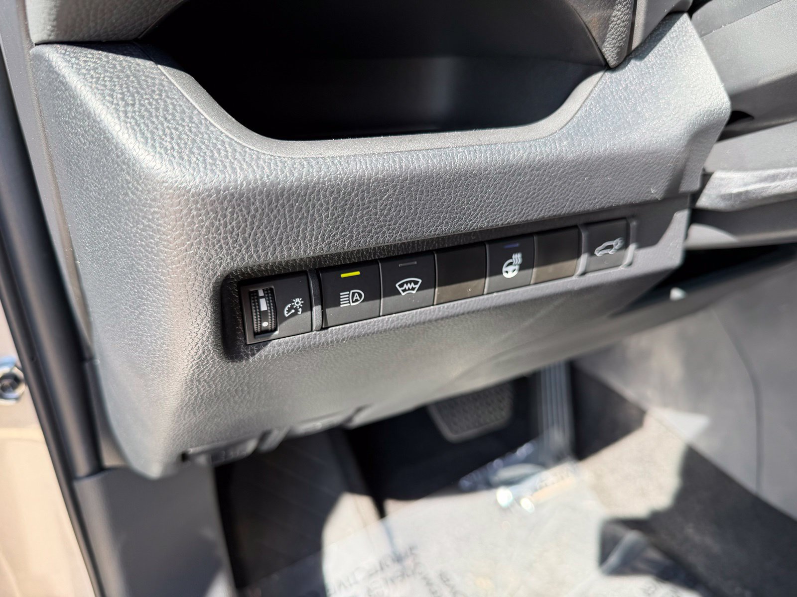 Used 2023 Toyota RAV4 XLE Premium AWD/4WD image 17