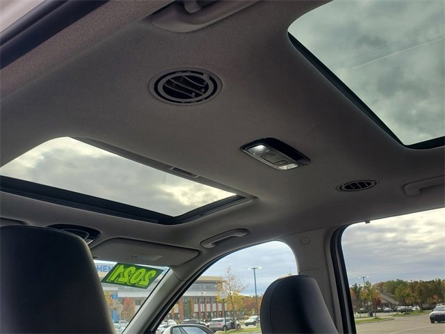 Used 2021 Hyundai Palisade Limited w/ Winter Package image 29