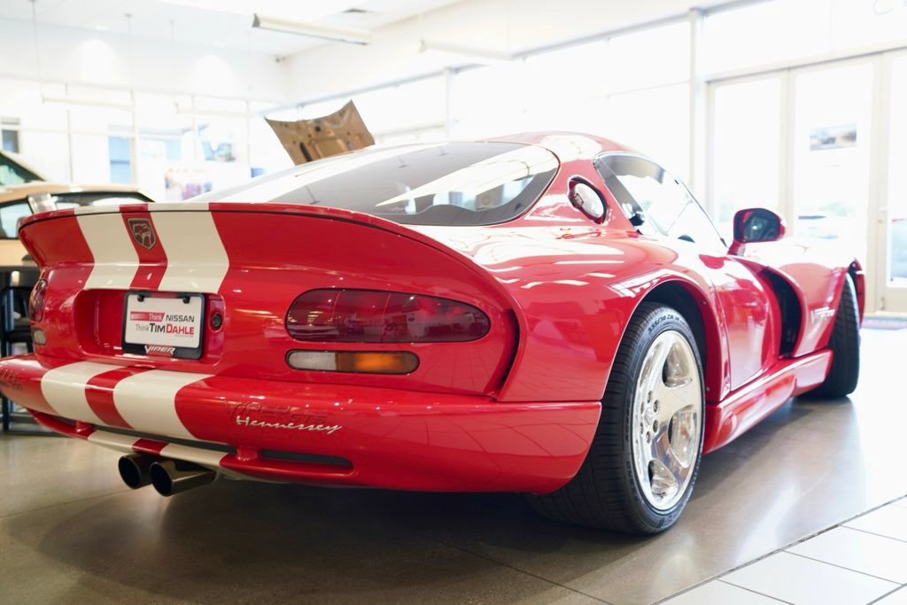 Used 2002 Dodge Viper GTS RWD image 3