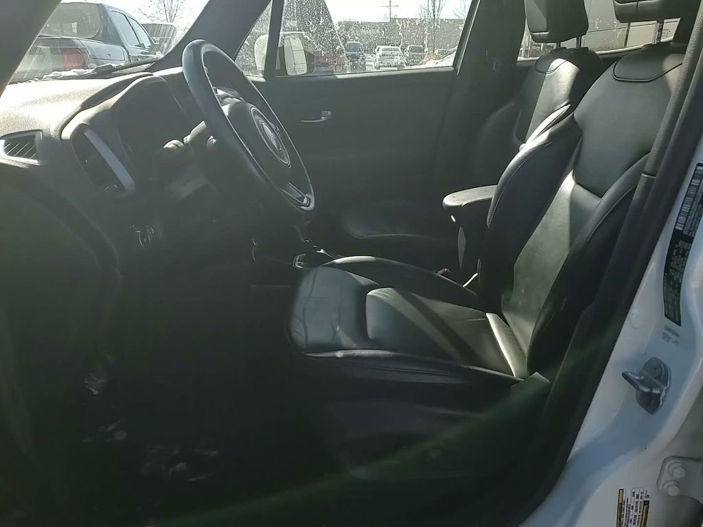 Used 2019 Jeep Renegade Limited w/ Quick Order Package 22P image 21