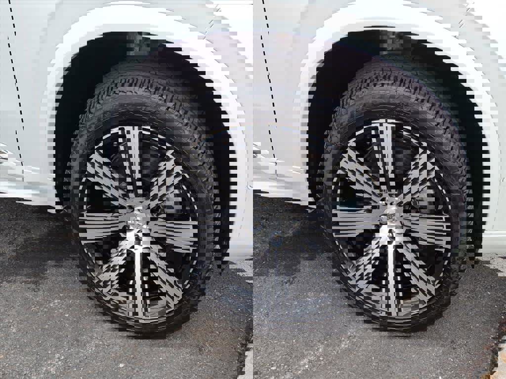 Used 2024 Volvo XC90 T8 Plus image 5