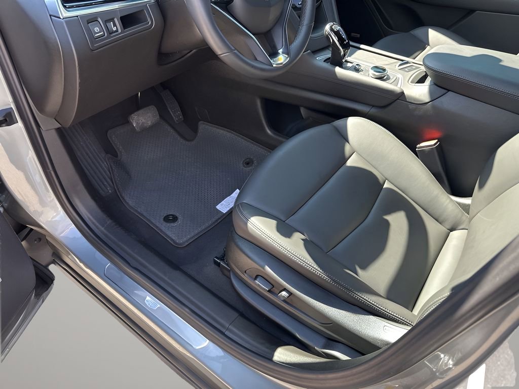 New 2025 Cadillac XT6 Luxury image 28