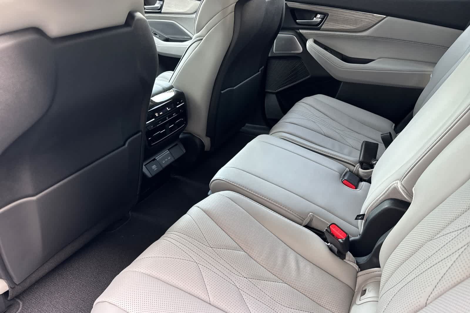 New 2026 Acura MDX w/ Advance Package AWD/4WD image 10