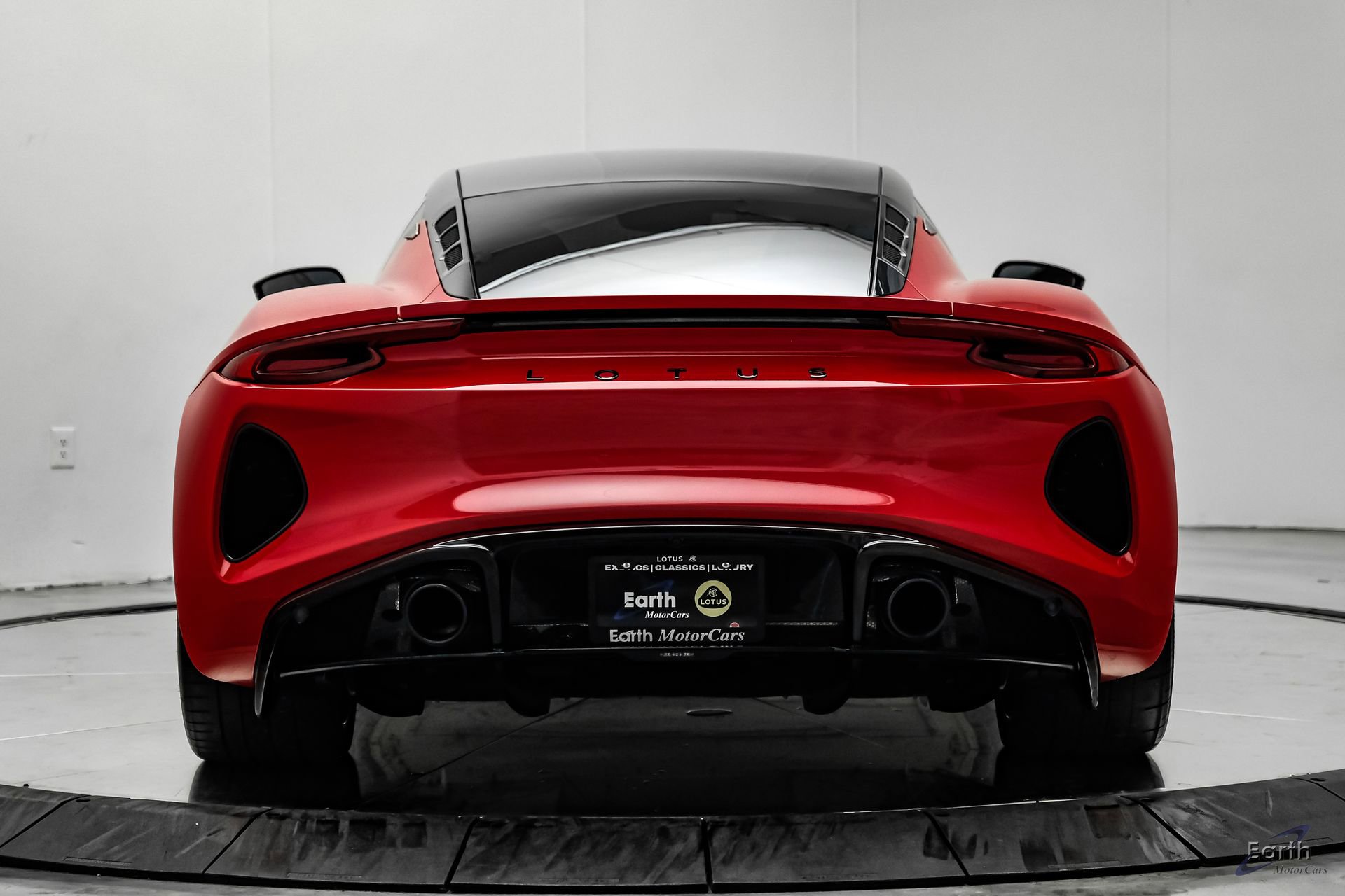Used 2025 Lotus Emira RWD image 14