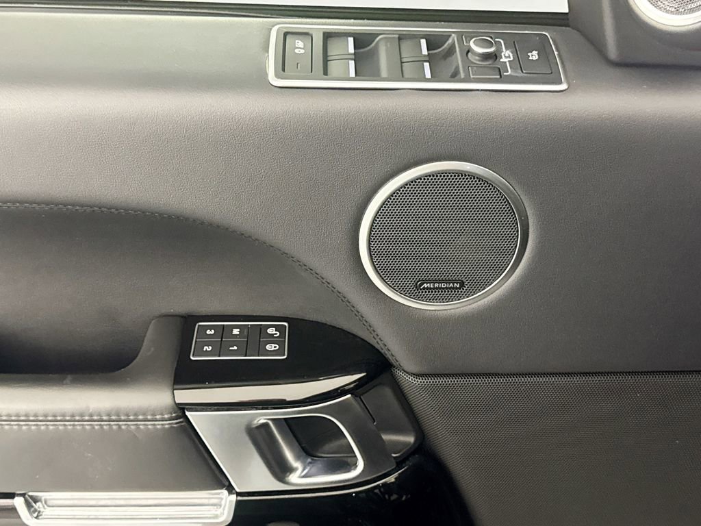 Used 2016 Land Rover Range Rover Supercharged image 15