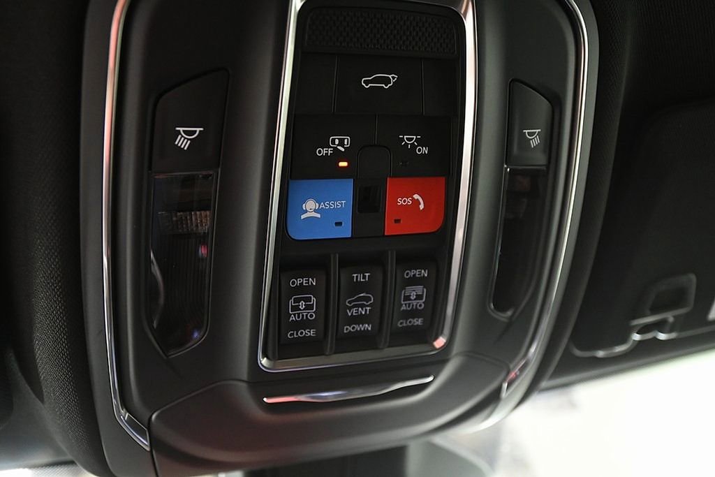 New 2025 Jeep Grand Cherokee L Limited w/ Black Appearance Package image 18