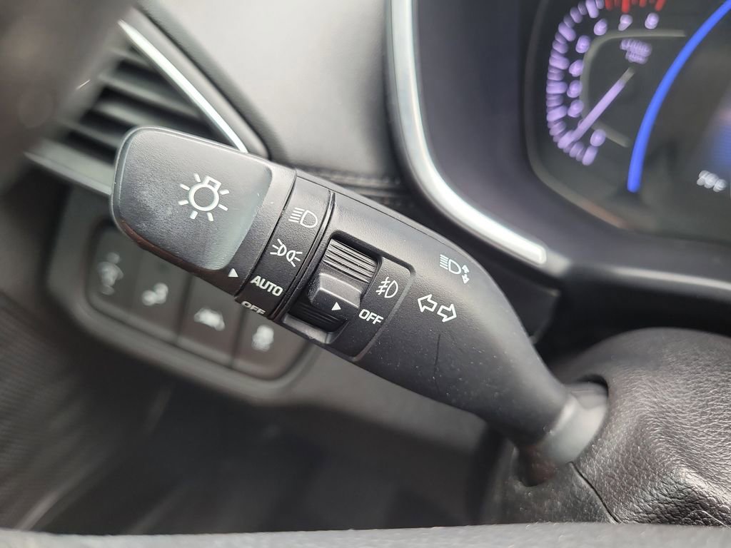 Used 2020 Hyundai Santa Fe SEL image 28