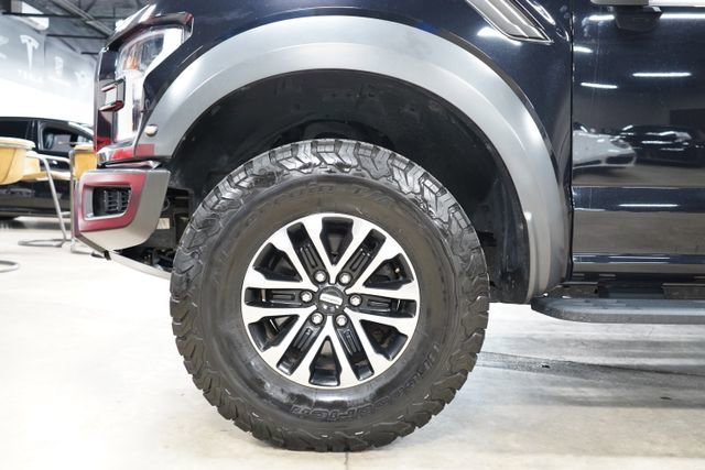 Used 2019 Ford F150 Raptor w/ Equipment Group 802A Luxury AWD/4WD image 37