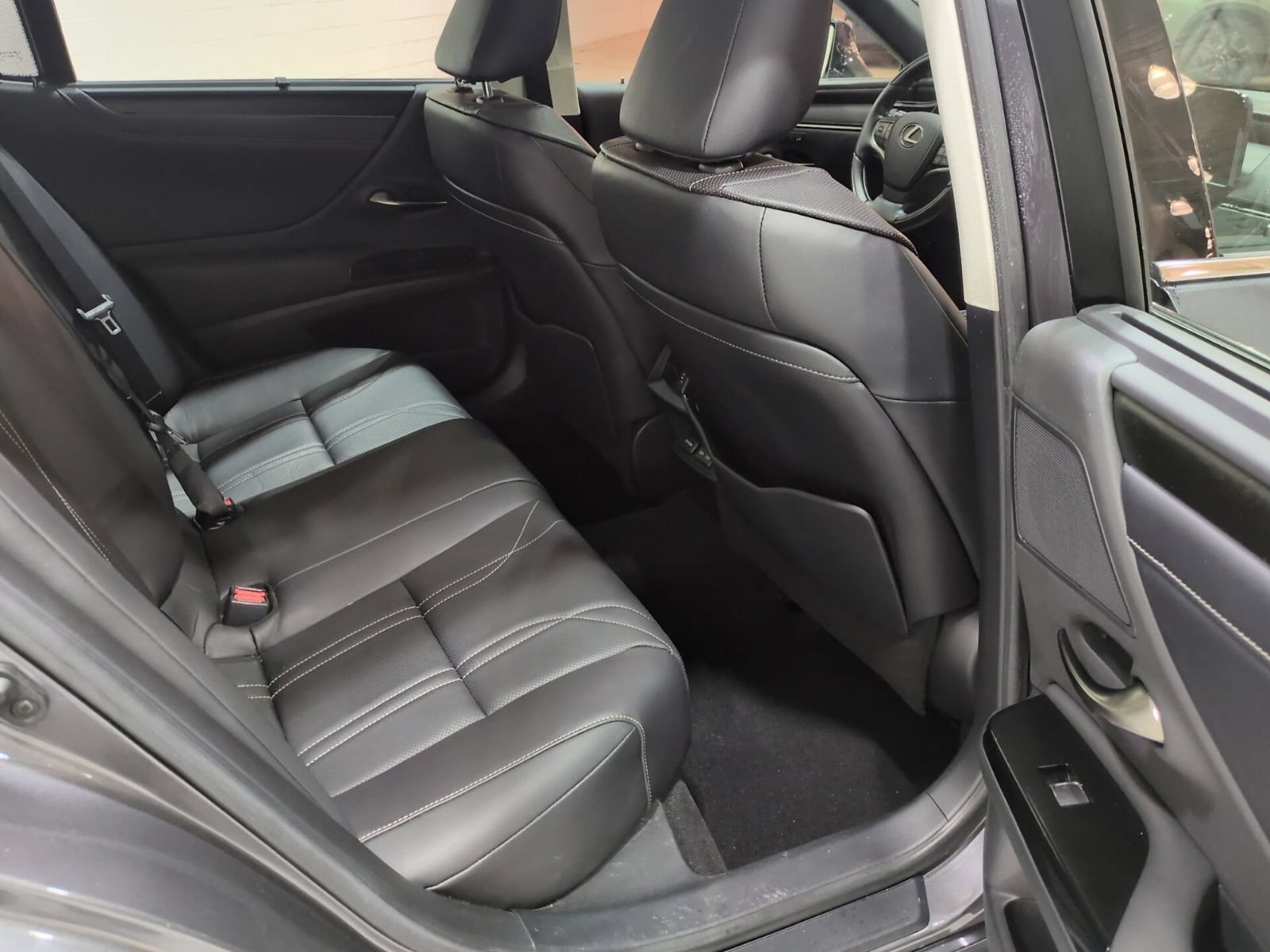 Used 2023 Lexus ES 350 Ultra Luxury w/ Accessory Package (Z1) FWD image 12