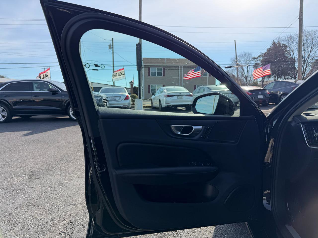 Used 2024 Volvo S60 T8 Plus w/ Climate Package image 9