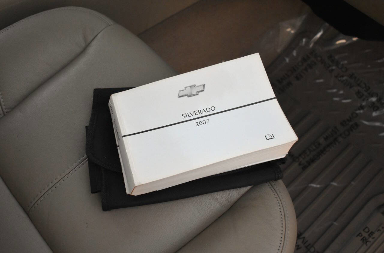 Used 2007 Chevrolet Silverado 1500 LTZ w/ Safety Package image 47