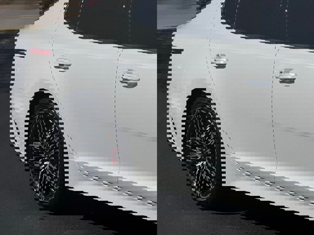 Used 2023 Kia Stinger GT2 image 9