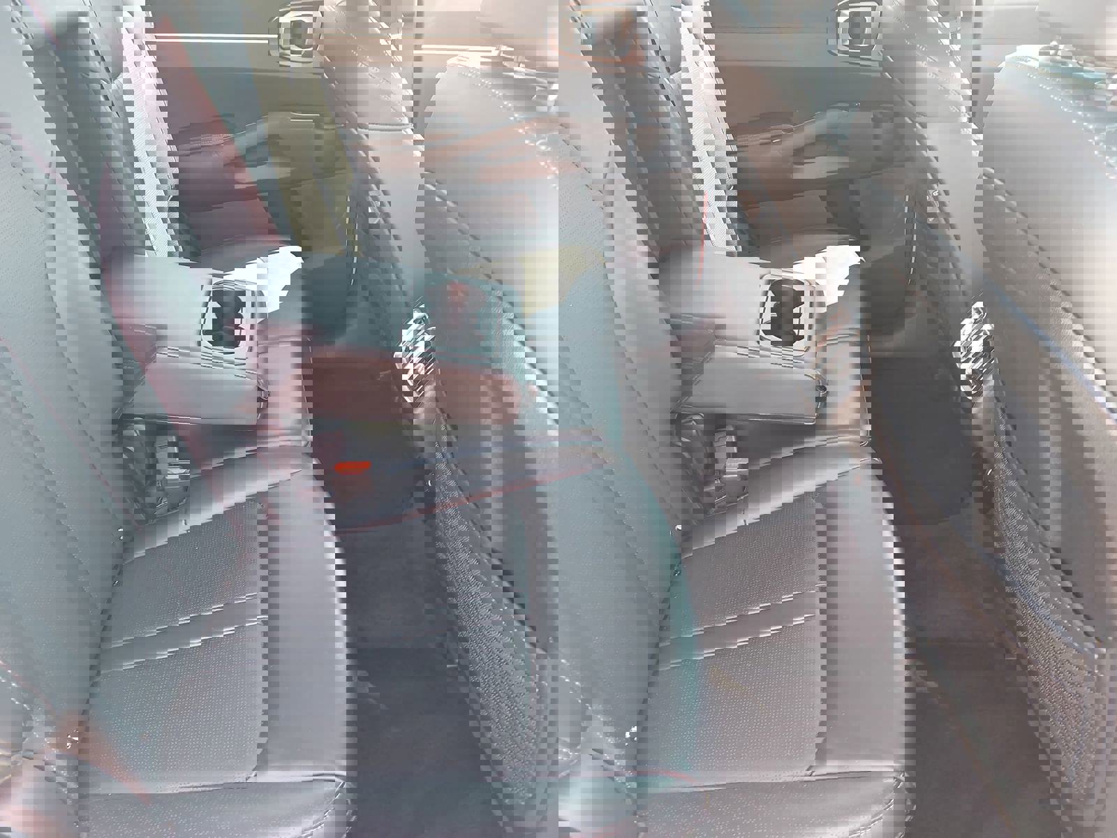 Used 2024 Kia Sorento S image 13