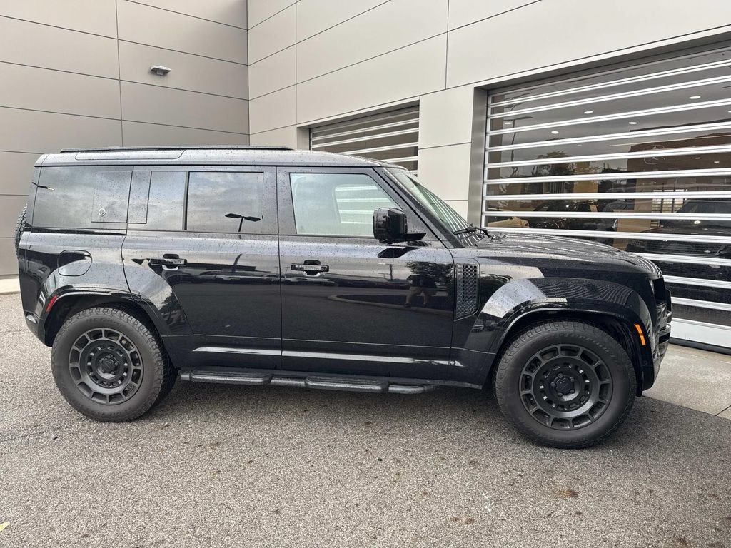 Certified 2026 Land Rover Defender 110 OCTA AWD/4WD image 8