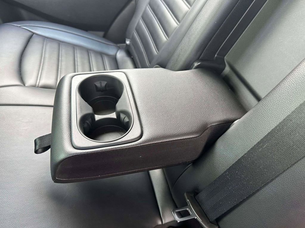 Used 2024 Ford Edge SEL image 10