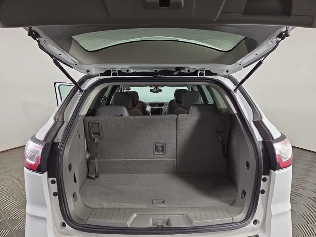 Used 2017 Chevrolet Traverse LT w/ Style and Technology Package FWD image 29