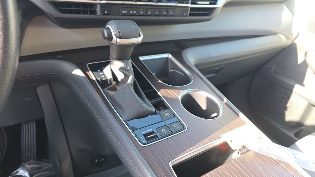 Used 2023 Toyota Sienna XLE image 18